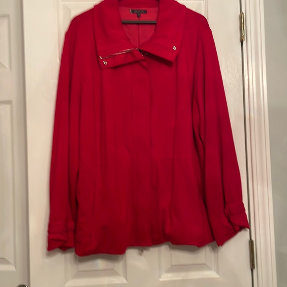 Anne Klein 3x trench coat red never been worn with lining